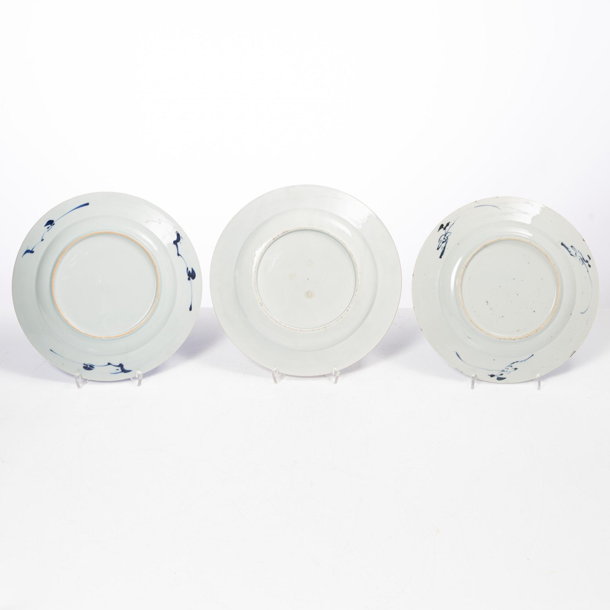A set of three Chinese Export dishes, Qing dynasty, 18th century.