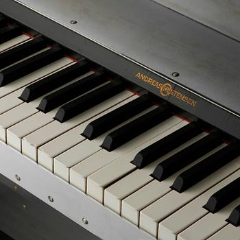 Poul Henningsen, "PH Piano", designat 1939, utfört av Andreas Christensen, Danmark 1940-tal.