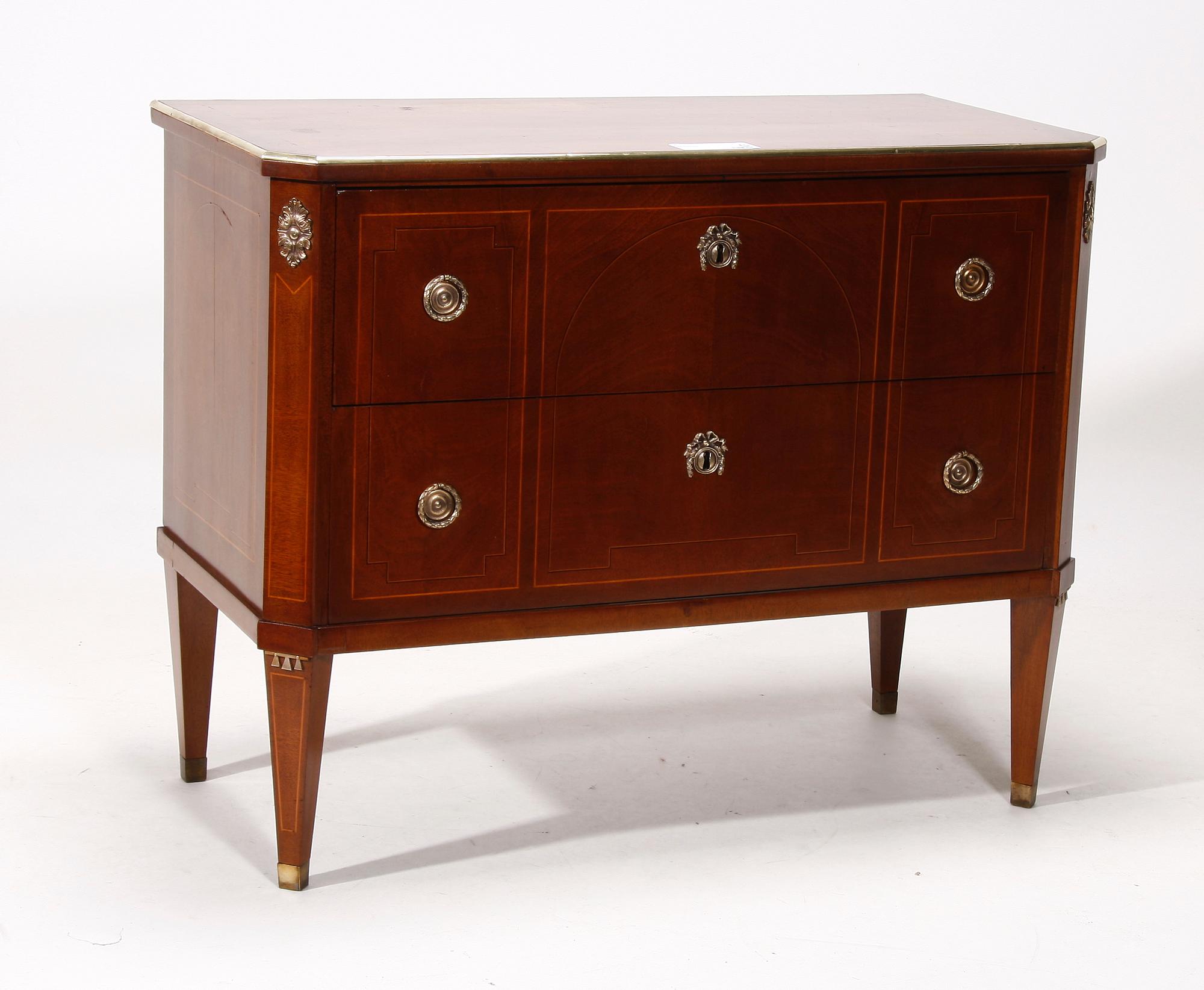 BYRÅ, gustaviansk stil, 1800-tal.