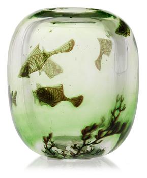 763. An Edward Hald 'Fiskgraal' glass vase, Orrefors 1938.