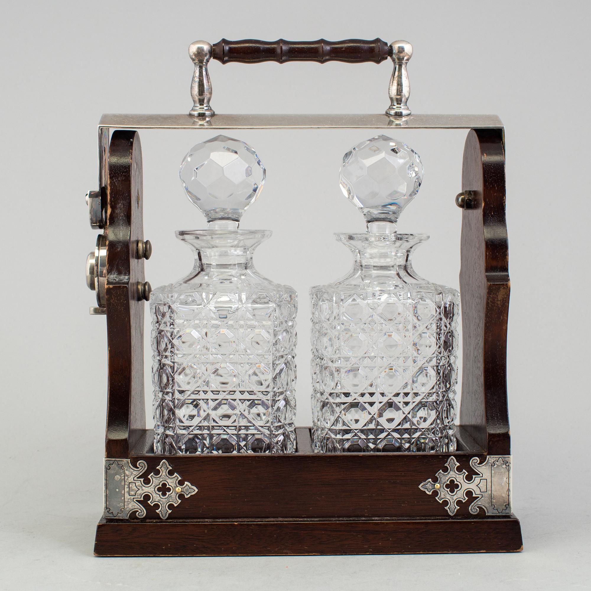 A BOTTLE HOLDER FOR TWO BOTTLES. 20th CENTURY.