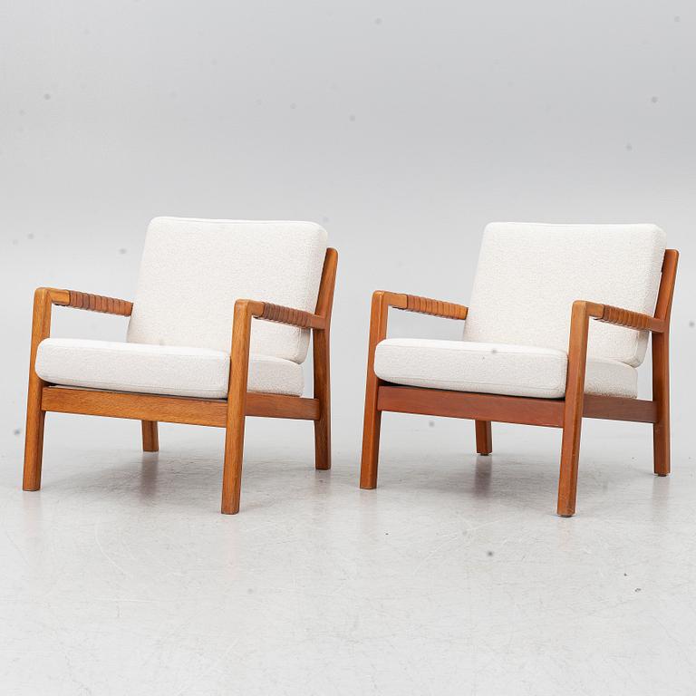 Carl Gustaf Hiort af Ornäs, a matched pair of 'Rialto' lounge chairs, Puunveisto Oy - Träsnideri Ab, Finland, mid-20th century.