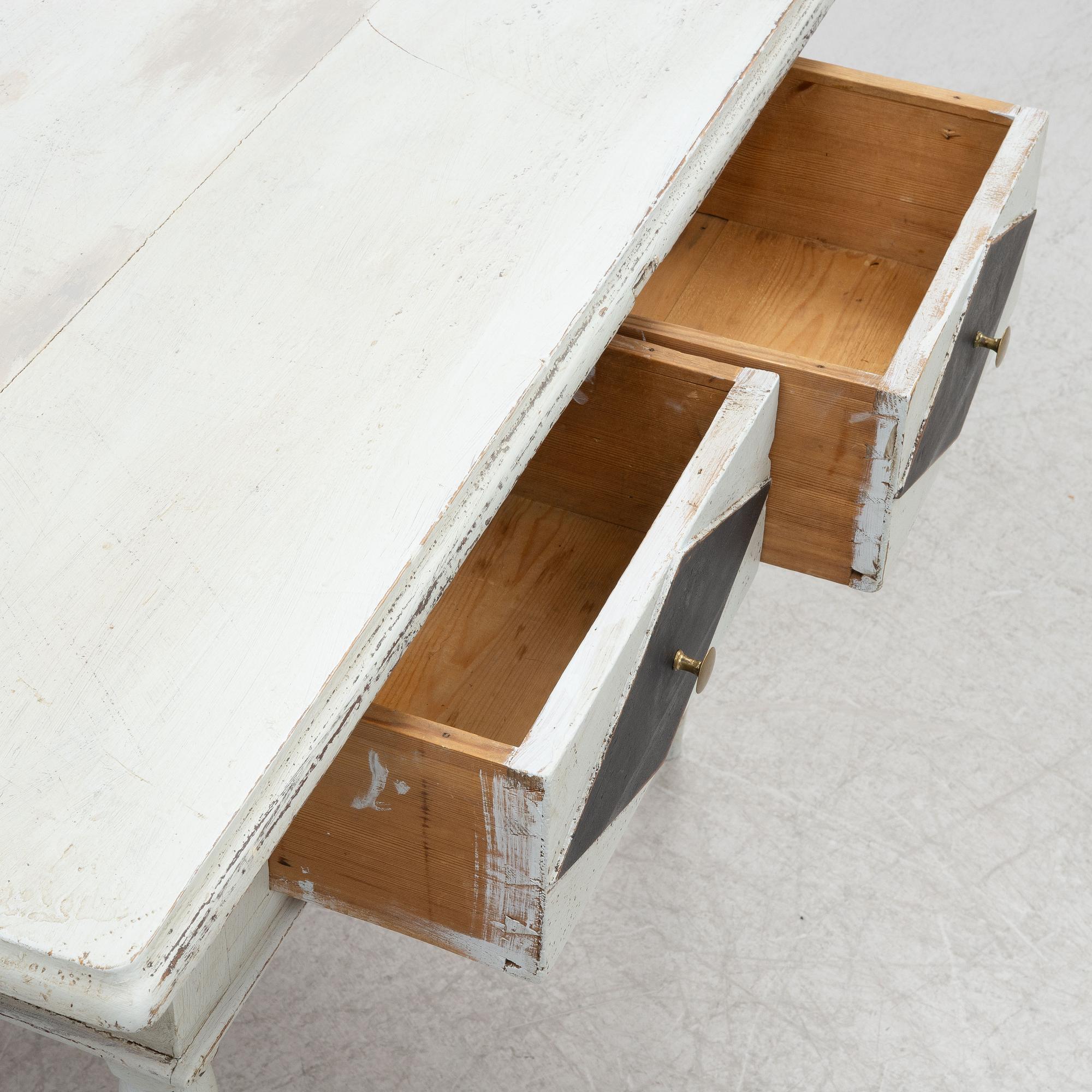 A table, 19th century.
