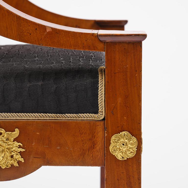 Karmstolar, ett par, Stockholmsarbeten 1800-talets första hälft, Empire.