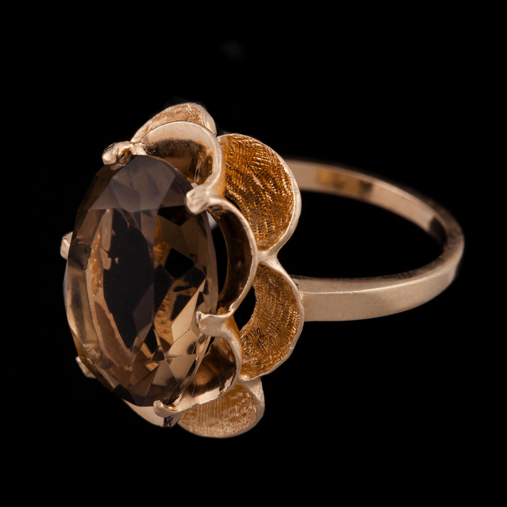 RING, 14K guld, rökkvarts. "Romany", eventuellt USA. Vikt ca 6,7 g.