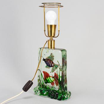 BORDSLAMPA med skärm av Firma Svenskt Tenn, glas, troligen Alfredo Barbini, Cenedese, Murano.