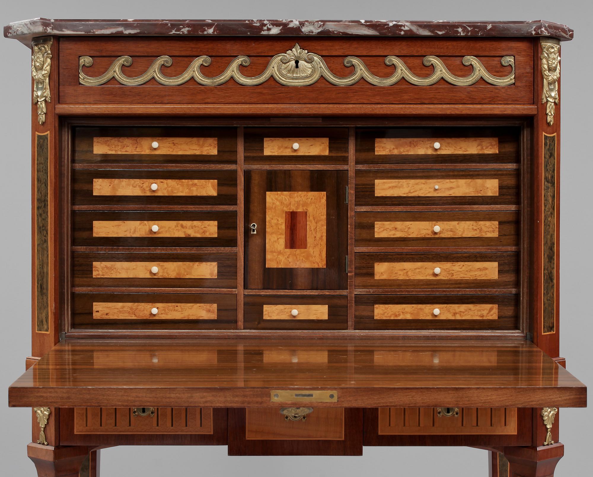 SEKRETÄR, gustaviansk stil, omkring 1900-talets mitt.