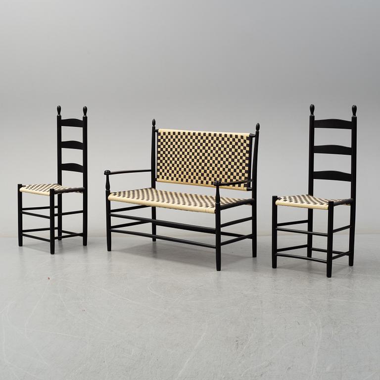 A Shaker style sofa and a pair of chairs, later part of the 20th century.