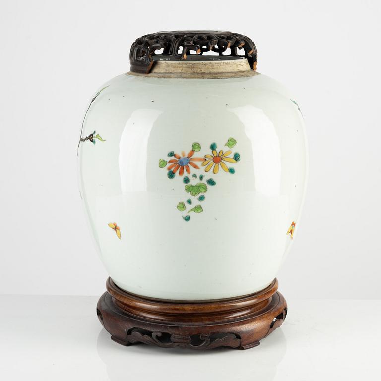 A Famille Rose porcelain ginger jar, China, Qing dynasty, 19th century.