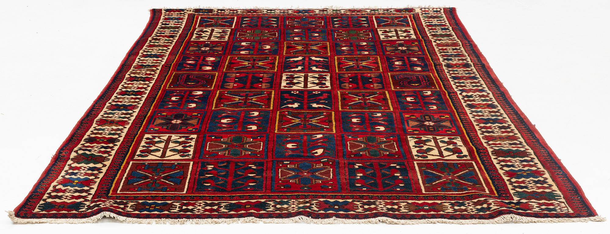 A semi-antique, Chahar Mahal/Bakhtiari carpet, approximately 318 x 205 cm.