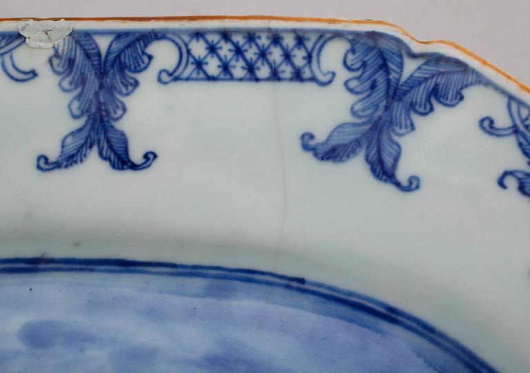 STEKFAT, porslin, Kina, Qianlong 1736-1795.