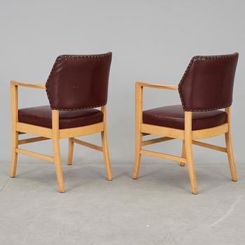 KARMSTOLAR, ett par, 1950-tal.