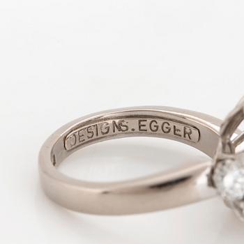RING, design Siegfried Egger, med diamanter.