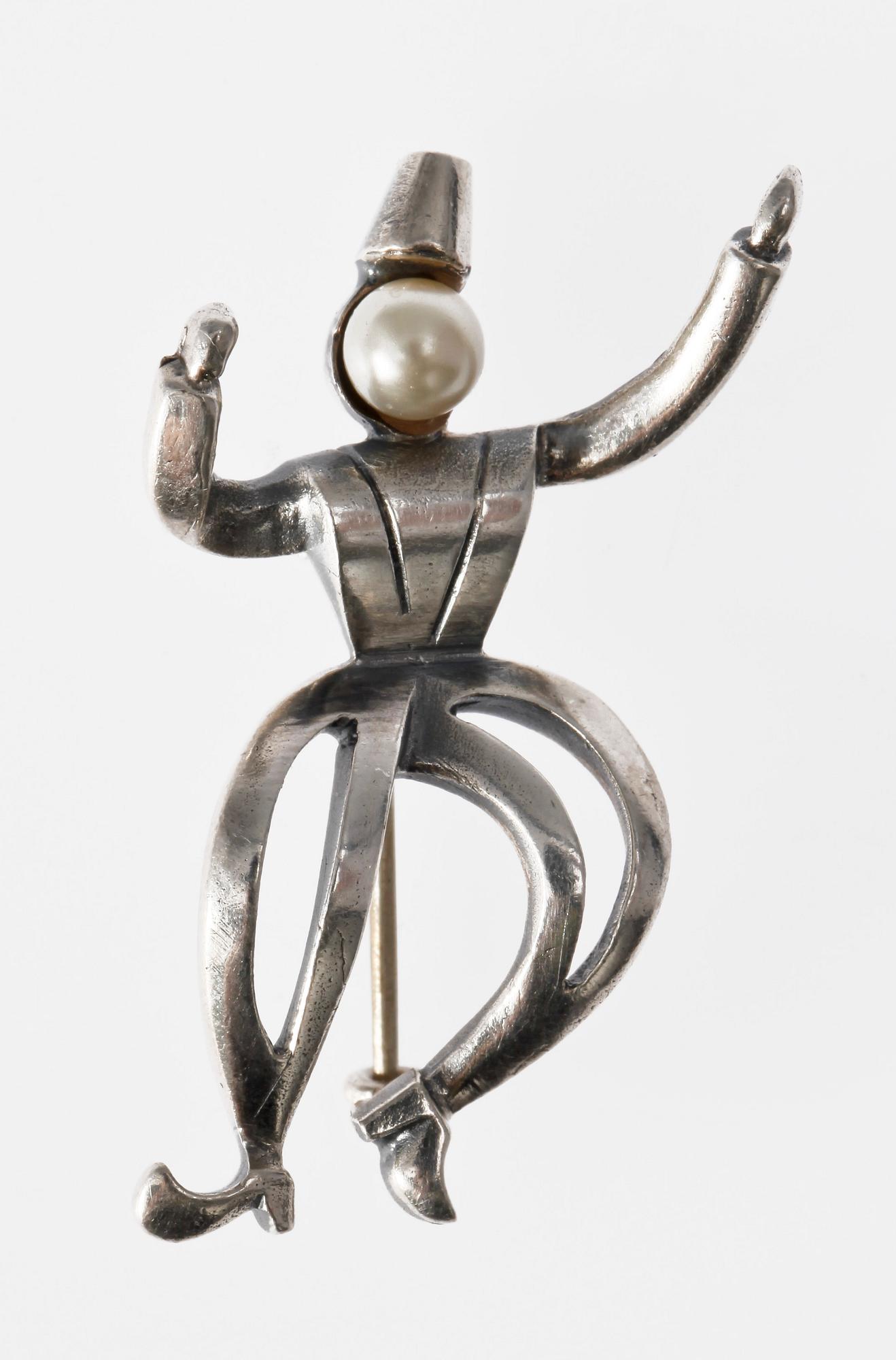 BROSCHER, 2 st, silver, bl a Michael Hamma, Hedvig Westermark, Stockholm, 1991. Ca 10 g.