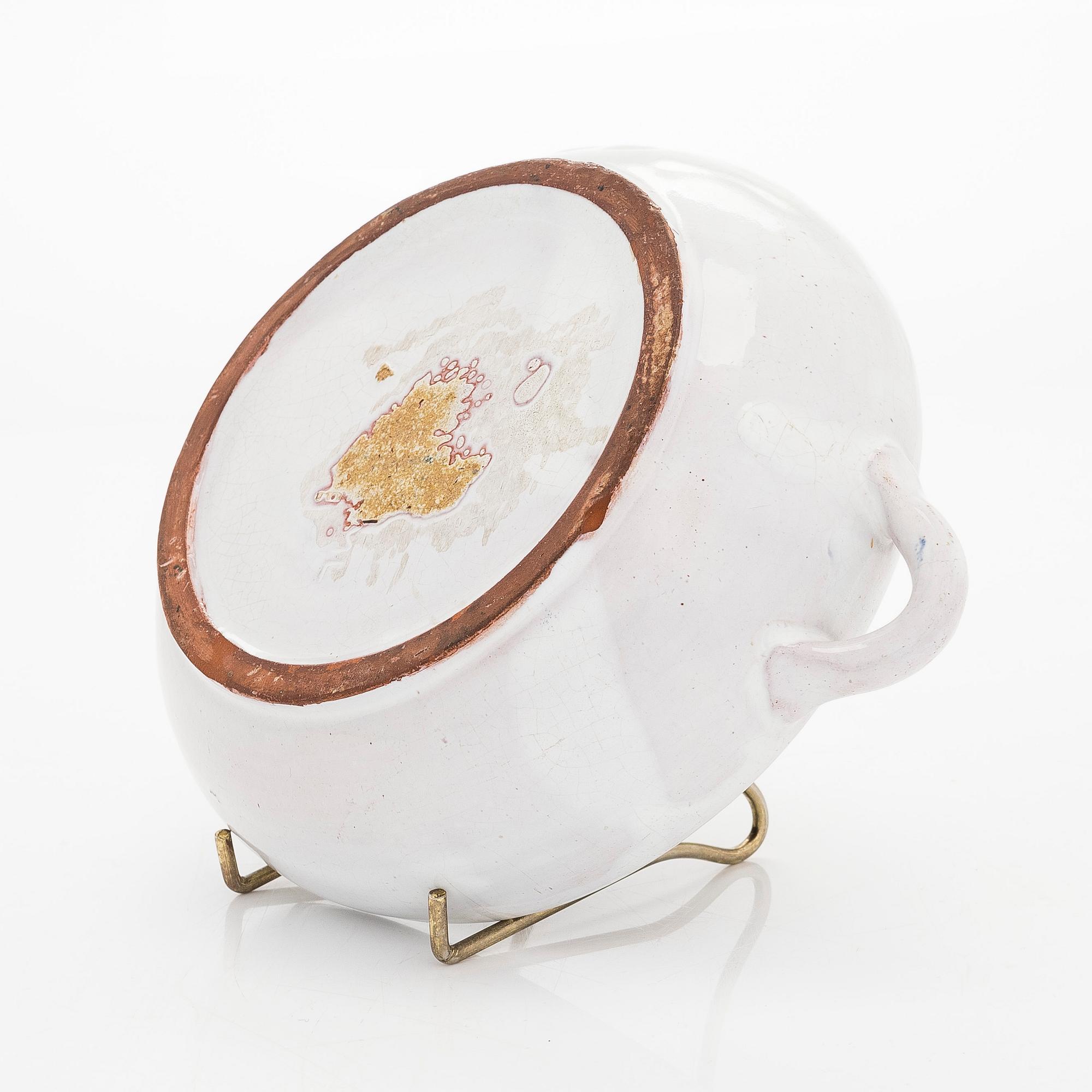 Marita Lybeck, A ceramic bowl, signed ML.