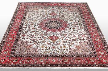 Matta, Täbriz part silk, 60 Raj, ca 355 X 254 cm.