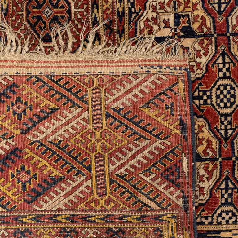 Matta, Turkmen, seminatik 355 x 220 cm.