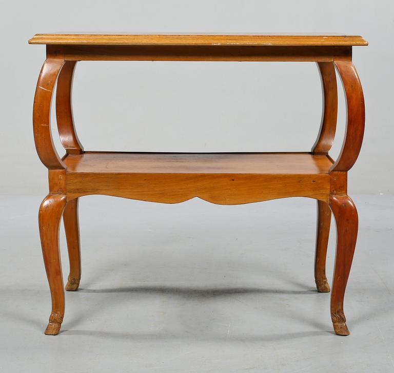 SIDOBORD, senbarockstil, 1900-talets första hälft.