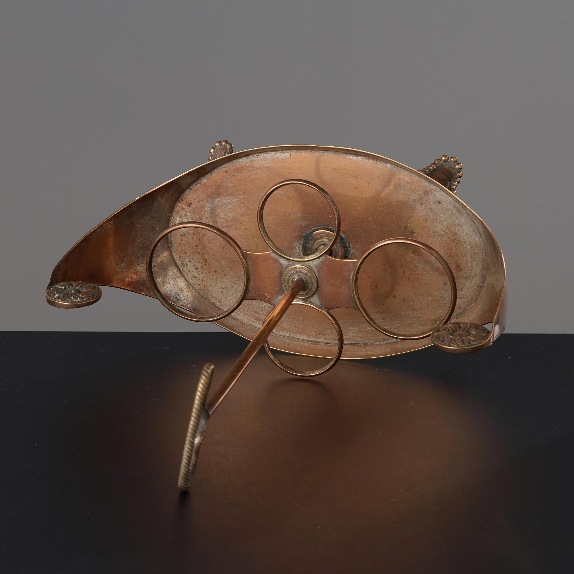 BORDSSURTOUT, sengustaviansk, 1800-talets början.