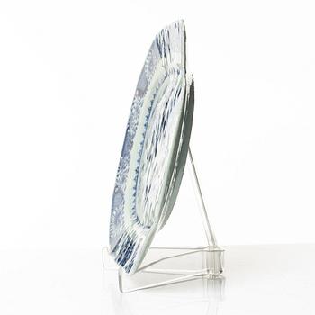 A Chinese blue and white export porcelain dish, Qing dynasty, Qianlong (1736-95).