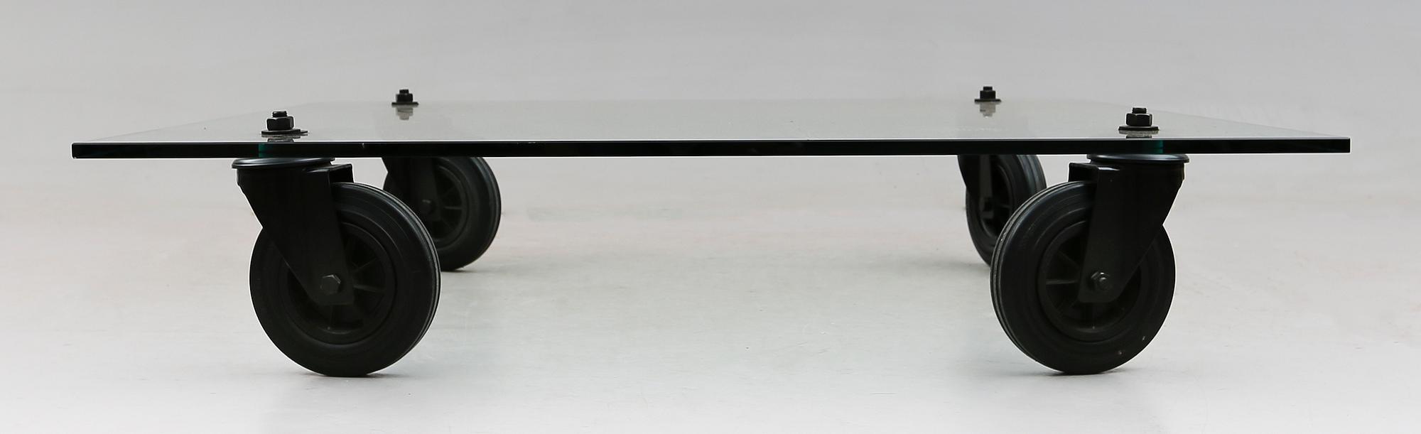 SOFFBORD, "Tavolo con ruote", Gae Aulenti, Fontana Arte, Italien.