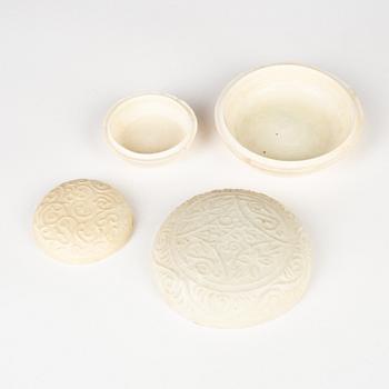 Two Qingbai boxes with covers, Songdynasty (960-1279).