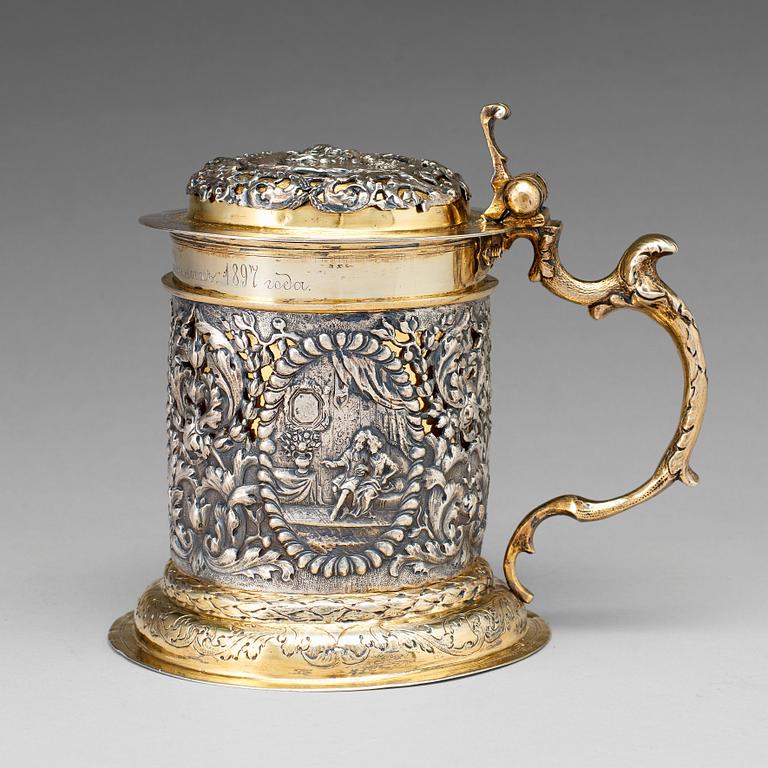 A German 17th century parcel-gilt silver tankard, marks of Israel Thelott, Augsburg (1654-1696).