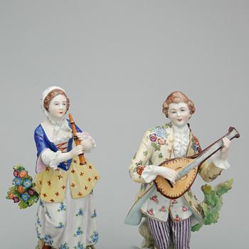 FIGURINER, ett par, porslin, bär märkning, 1900-tal.