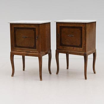 SÄNGBORD, 1 par, 1900-talets första hälft.