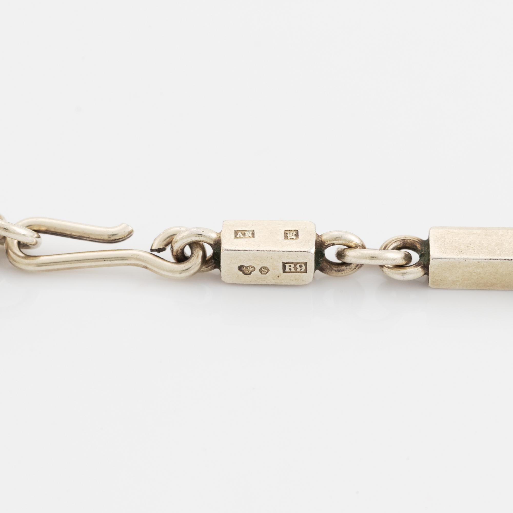 Wiwen Nilsson, collier, förgyllt silver, stavar och ringar.