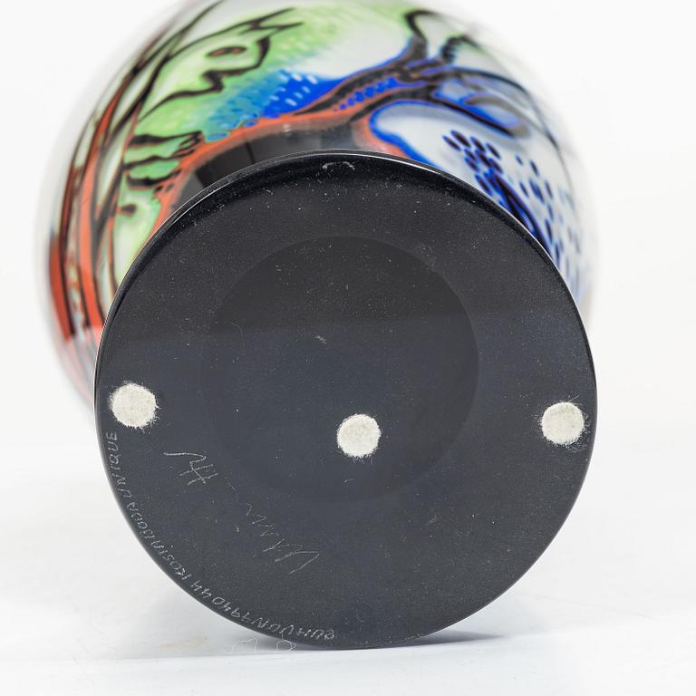 Ulrica Hydman-Vallien, a unique graal glass vase, Kosta Boda.