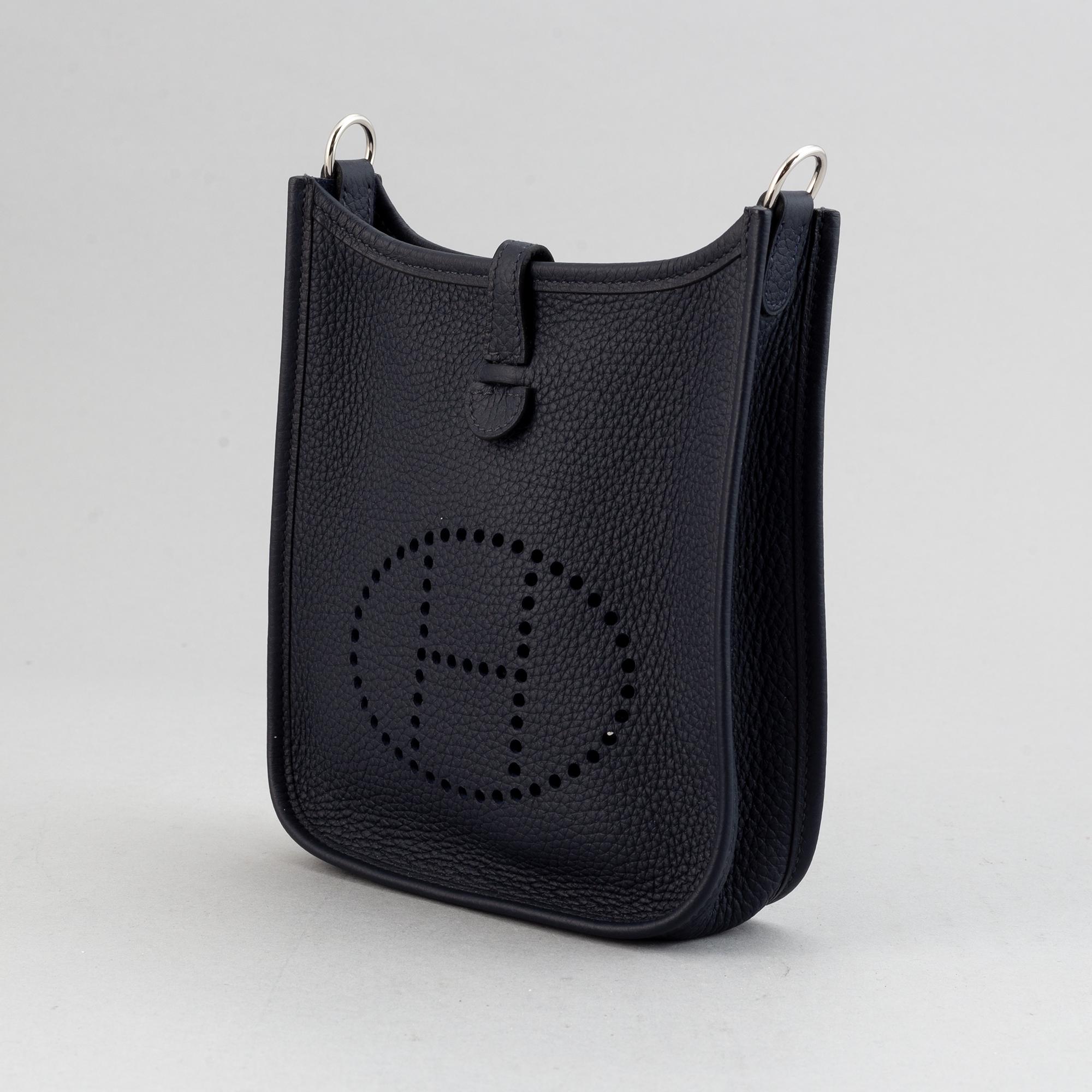 Hermès, an 'Evelyn' leather handbag.