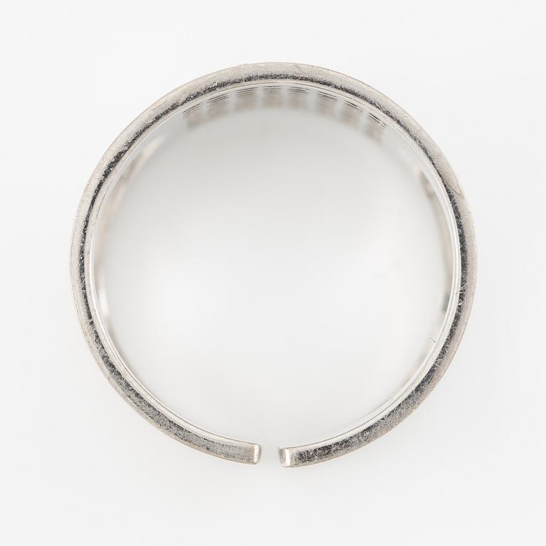 Sigurd Persson, Wolfgang, Gessl, 18K white gold with brilliant-cut diamonds.