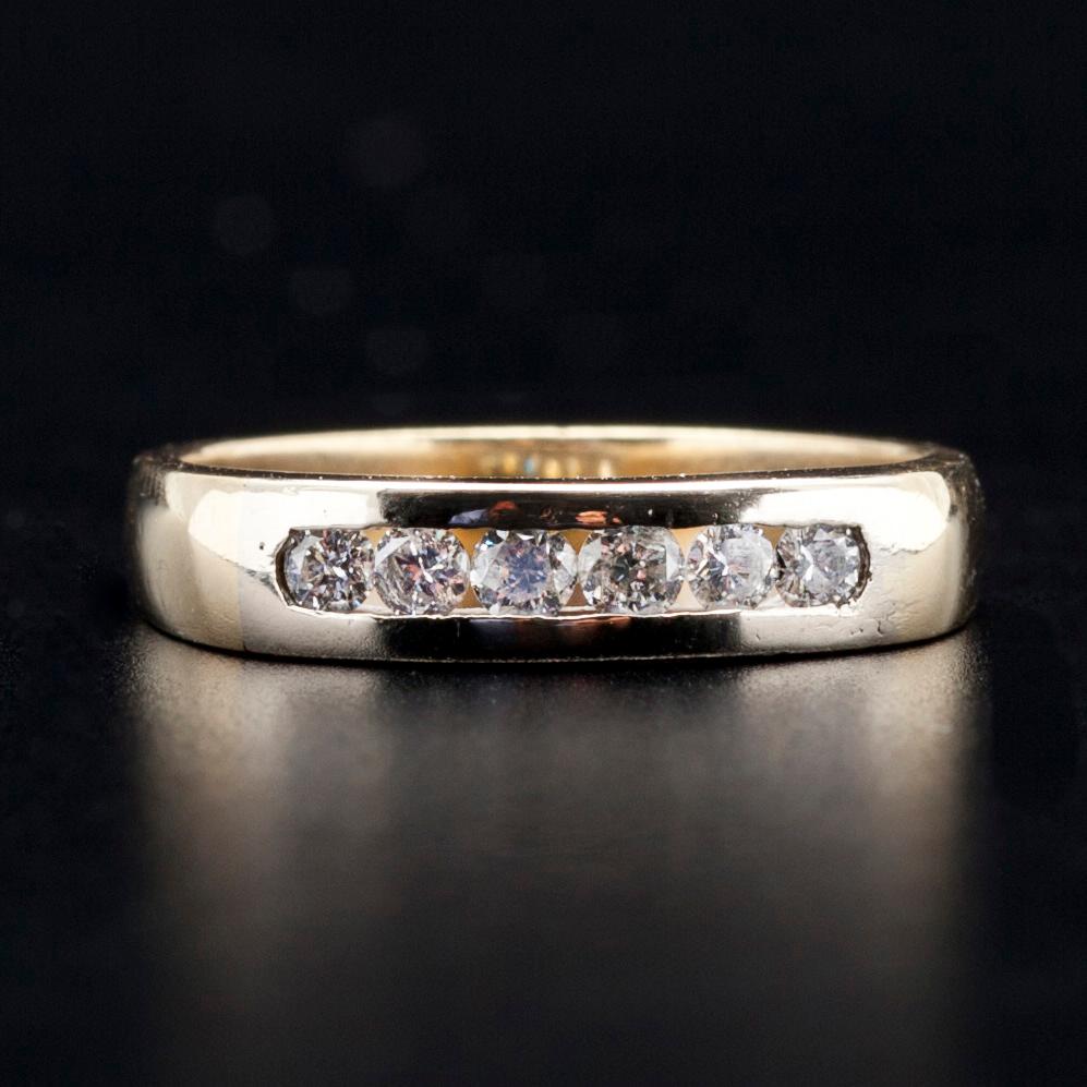 RING, guld 14K, 6 briljantslipade diamanter. Vikt 4,7 g.