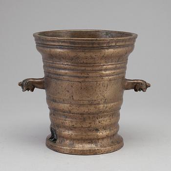 A BRONZE MORTAR FROM AROUND YEAR 1900.