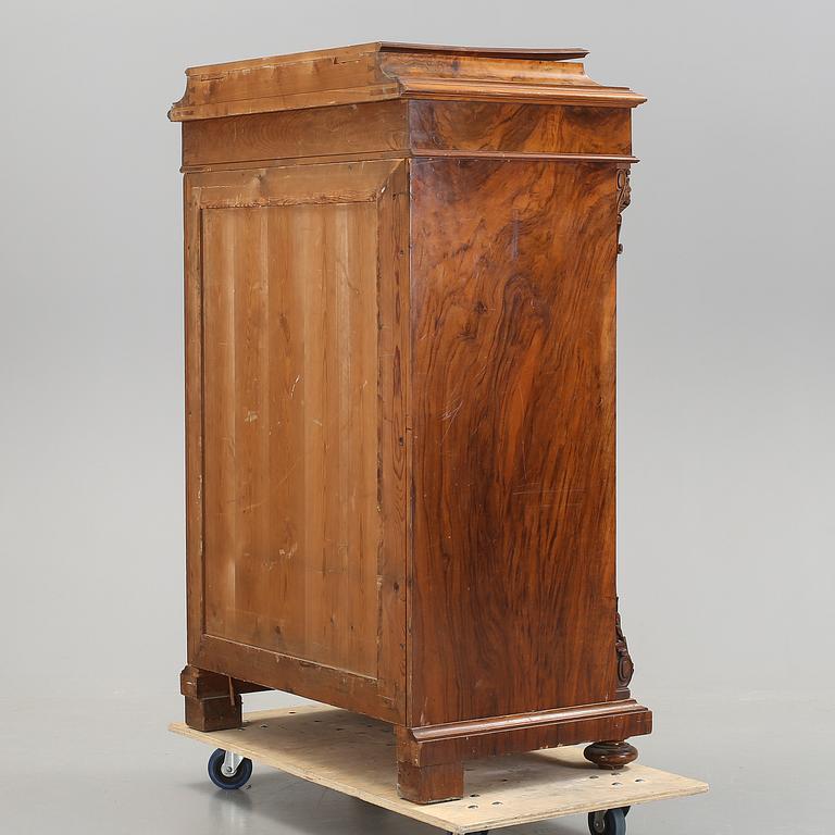 CHIFFONJÉ, nyrenässans, 1800-talets andra hälft.