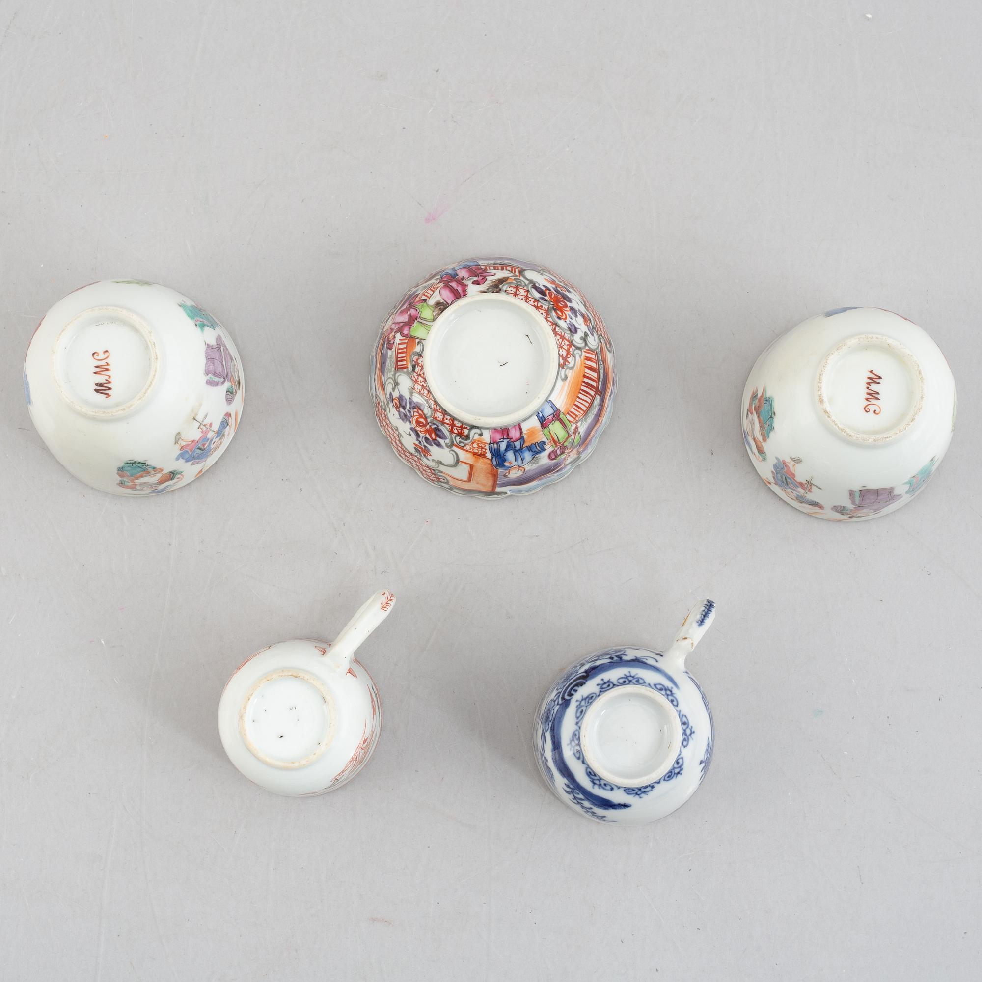 Nine pieces of Chinese porcelain, Qing dynasty, 18th-19th century.