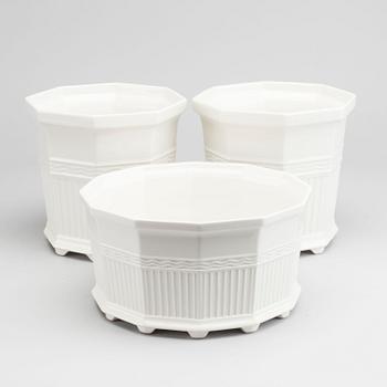 PRINS EUGEN,  a set of three flower pots.