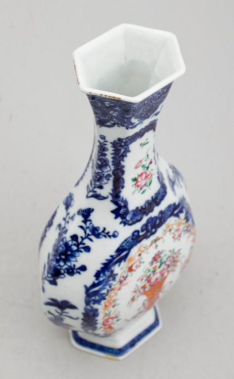 VAS, porslin, "Lowestoft", Kina, Qianlong 1736-1795.