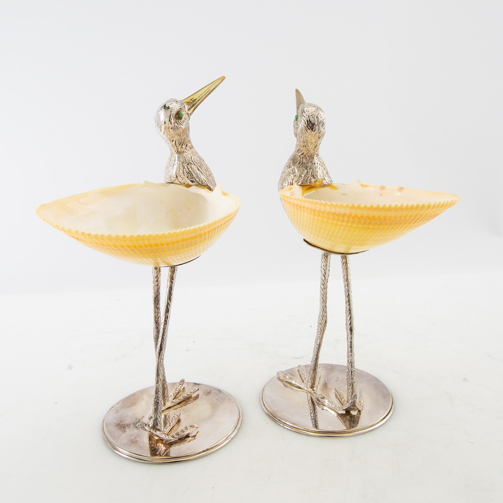 Bowls on foot, a pair from the 20th century.