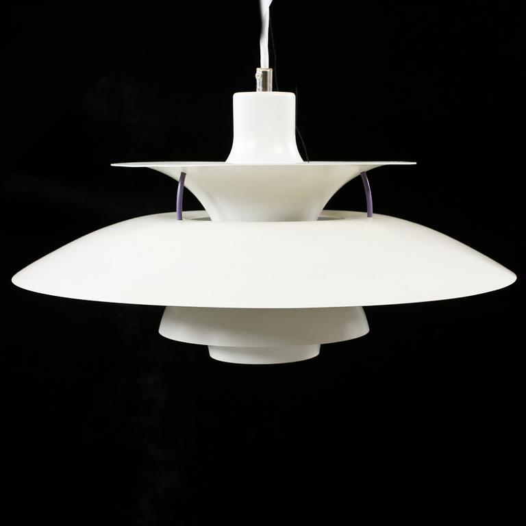 TAKLAMPA, "PH-lampa", design Poul Henningsen för Louis Poulsen, 1900-talets fjärde kvartal. Höjd ca 30 cm.