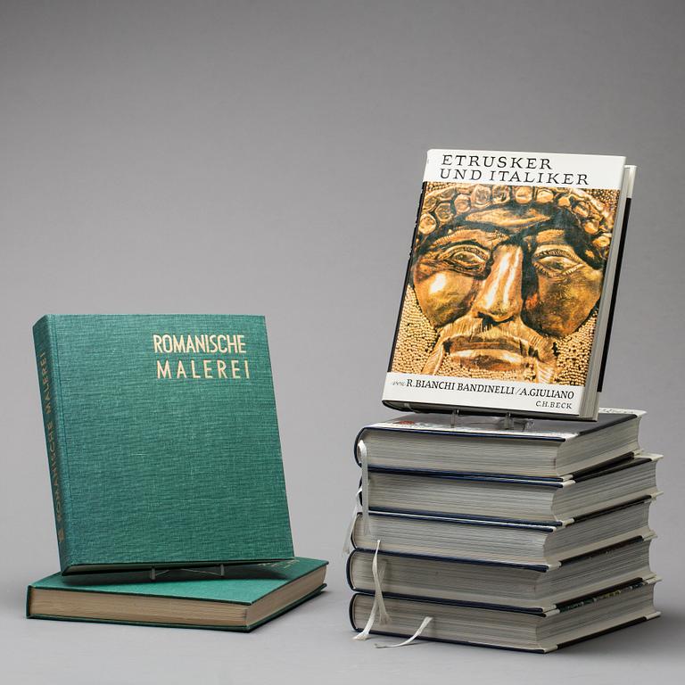 UNIVERSUM DER KUNST. 6 vol, Verlag C.H Beck, München and Romanische- Gotische Malerei, 2 vol. Skira.