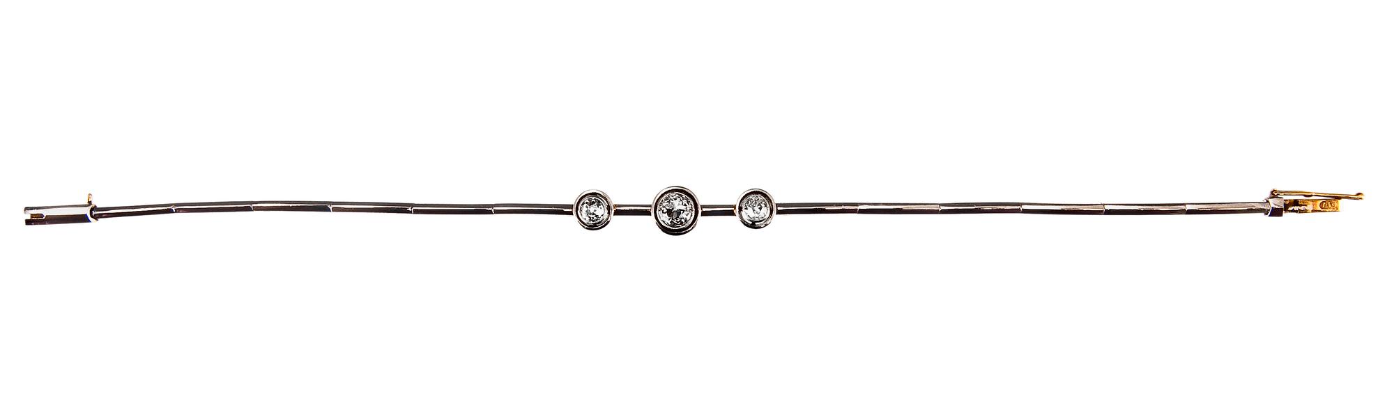 BRACELET WITH DIAMONDS.