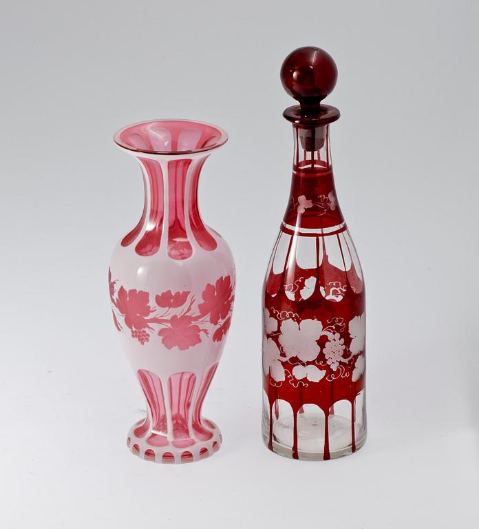 VAS samt KARAFF. Glas. Böhmen.