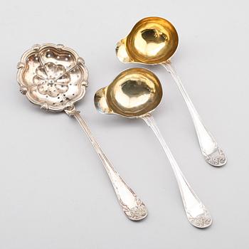 SÅSSLEVAR, 1 par samt STRÖSKED, silver, svenska stämplar, 1800-tal. Vikt ca.