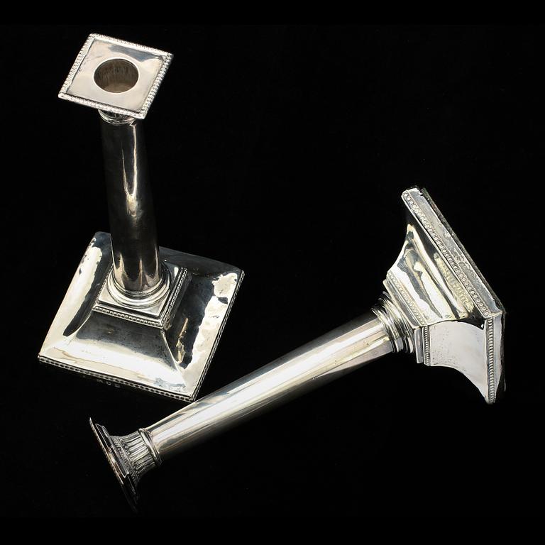 LJUSSTAKAR, ett par, silver, London, England, 1816.