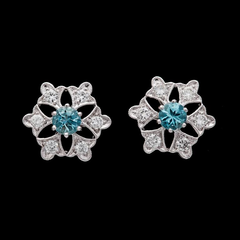 EARRINGS, small aquamarines and brilliant cut diamonds, tot. app. 0.35 cts..