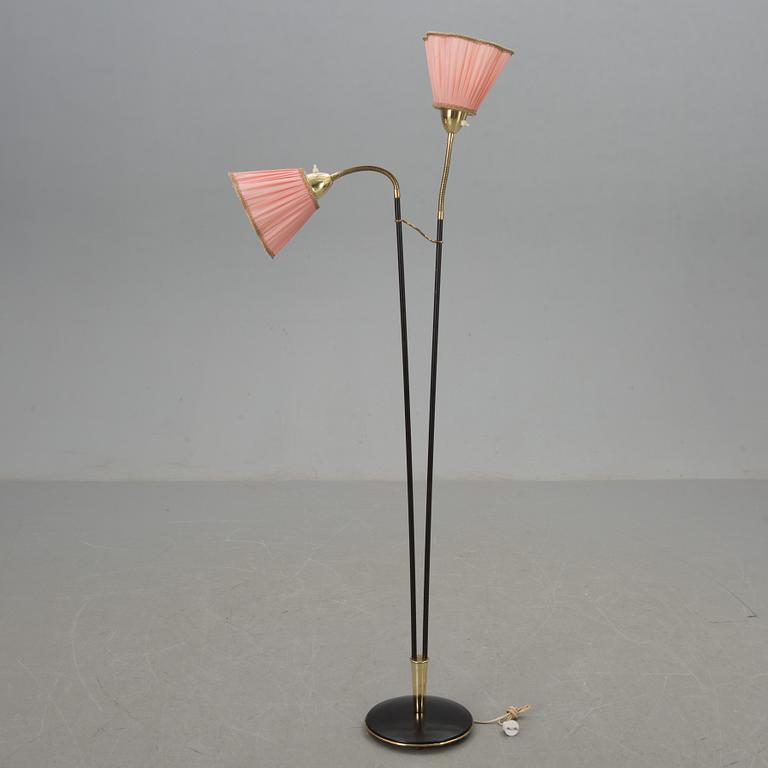 GOLVLAMPA, 1900-talets mitt.
