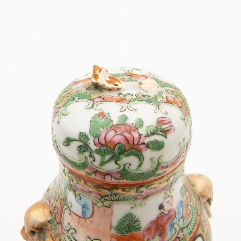 Bowl and cover urn, China, Canton, 18th/20th century.