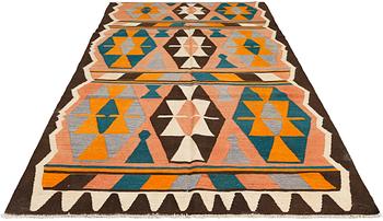 Gallerimatta, Persisk Nomad Kelim, ca 313 x 162 cm.